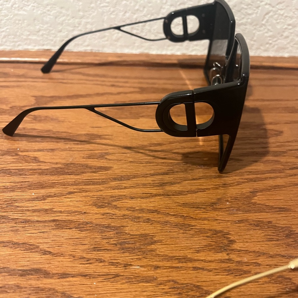 Dior logo sunglasses